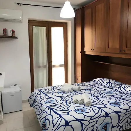 Отель La Dimora Di Bronzo 3*