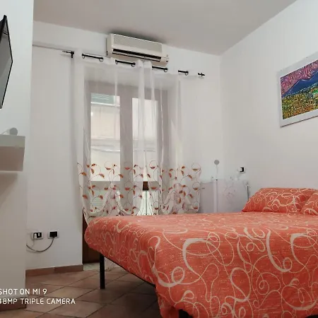 La Dimora Di Bronzo 3* Νάπολη